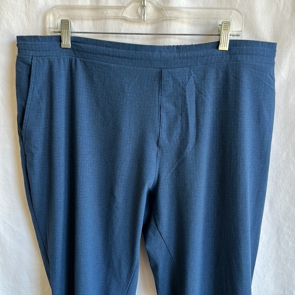 Adidas medium blue lightweight HEAT.RDY joggers, size XL - Picture 2 of 10